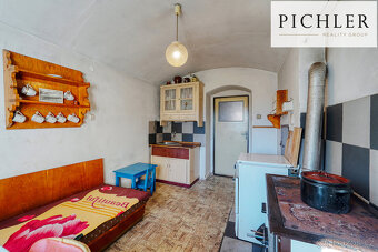 Prodej rodinného domu 215m2, pozemek 928m2 - 12
