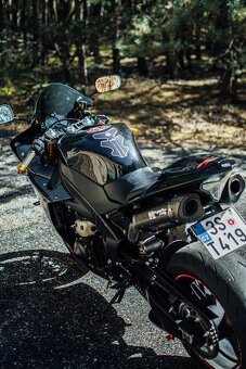 Yamaha YZF-R1 - 12