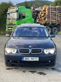 e65 745i V8 - 12