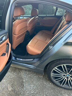 BMW 540i xDrive Limousine - 12