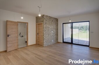 Prodej rodinného domu 3+kk, 81m2 - Hevlín, ev.č. 100030 - 12