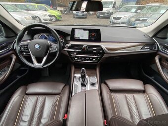 BMW 520d xDrive Touring LuxuryLine 2018 122tkm 4x4 klima ČR - 12