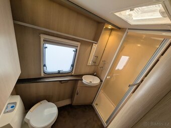 SWIFT STERLING ECCLES 90 RUBY,MOVER,VELKÁ KOUPELNA A POSTEL - 12