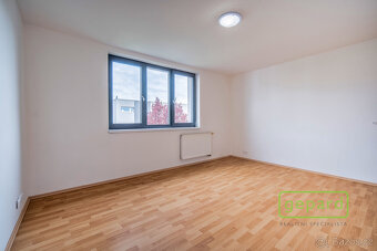 Prodej rodinného domu 123 m2, 4+kk s garáží, pozemek 575 m2, - 12