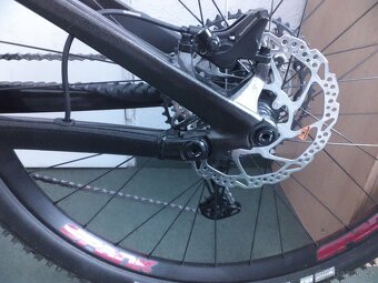 GT Sensor  Carbon 2024 - 12