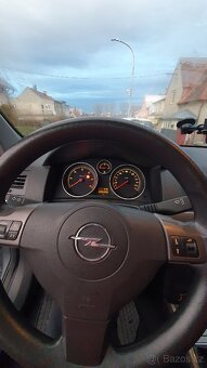 Prodám OPEL ASTRA H kombi - 12