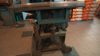Srovnávačka s protahem, stolní pilou, příprava na frézování - 12