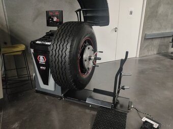 Dvousloupový elektrohydraulický zvedák 3500-7500 kg - 12