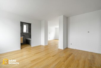 Prodej rodinného  domu 5+kk 200 m2 s pozemkem 798 m2 - Otrok - 12