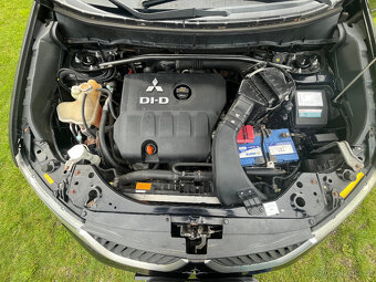 Mitsubishi Outlander 2,0 DI-D 103kw  (zamluveno) - 12