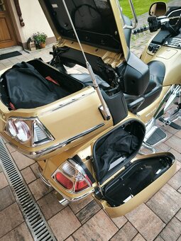 Honda Gold Wing 1800 - 12