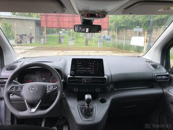 Opel Combo LIFE MAXI 1.2 T 81 kW r.v.2022/8 ČR původ 1.MAJ - 12