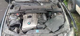 BMW e91 325xi na díly, motor s LPG ok - 12