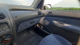 Prodám PEUGEOT 206, r.v.2001 - 12