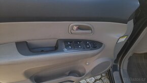 Kia Carens 2.0 CRDi 16V 103kW rodinné auto-SLEVA - 12