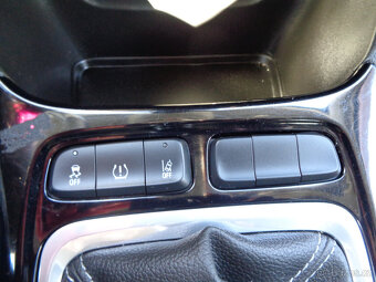 OPEL CROSSLAND X 1.2i KOUPENO ČR,1.MAJITEL,SERVISKA - 12
