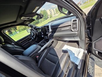 DODGE RAM 5.7 HEMI 401PS LARAMIE 2020 - 12