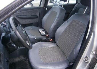 Škoda Fabia 1.4i 74kw,klima,serviska benzín manuál 74 kw - 12
