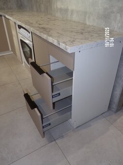 Kuchyňská linka - 12