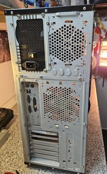 Big Tower s průhlednou bočnicí + zdroj Corsair CX750W - 12