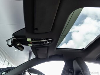 2018 Porsche Panamera 4 AWD 3.0 - 12