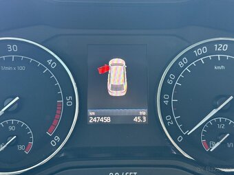 Škoda Superb 2,0 4X4,STYLE,SERVISKA,ČR - 12