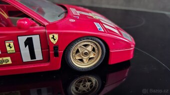 Ferrari F40 3x varianta 1:18 Bburago + dárek 1:43 - 12