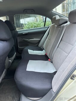 Honda Civic 8 1.8i Sedan 88tis.km jako nové - 12