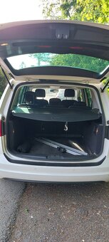 Volkswagen Sharan 2,0 TDi, r.v. 2013 - CAMP VESTAVBA GARÁŽ - 12