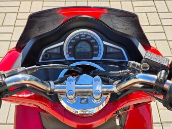 Honda PCX150, původ ČR, kufr, serviska - 12