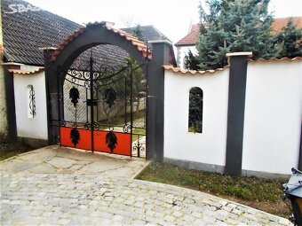 Dům a sklady okr Louny - 12