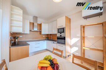 Milovice, prodej bytu 3+kk, 91m2 s lodžií., ev.č. 1900 - 12