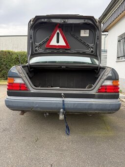 Mercedes 124 coupe - 12