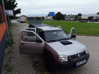 Nissan Navara 2.5 TD NP300 4x4 tažné 3T - 12