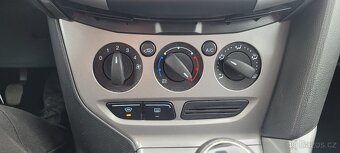 Ford Focus kombi 1,6Ti-VTC 92kW benzín 100 000km - 12