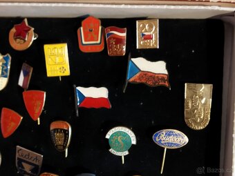 různé staré odznaky - 12