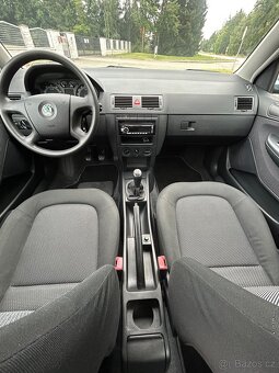 Škoda Fabia najeto 20.000 km, nová z ČR seris. kniha - 12