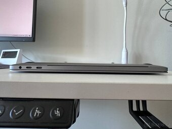 Apple MacBook Pro 15" (2017) 16GB/512GB Space Grey - 12
