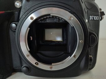 Nikon D7100 tělo - 12