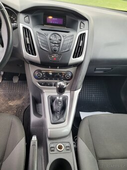 Focus kombi 2011 1.6 ecoboost 110kw  na opravu - 12