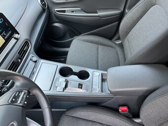 Hyundai Kona electr. 64kWh,150KW,SOH100%,vč.DPH,Navi,Keyfree - 12
