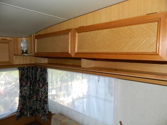 Dvouosý karavan Tabbert s přídavnou střechou - 12