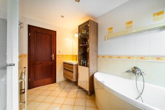 Prodej rodinný dům, 261 m2 - Dubné - 12