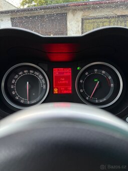 Alfa Romeo Brera 3.2 JTS - 12