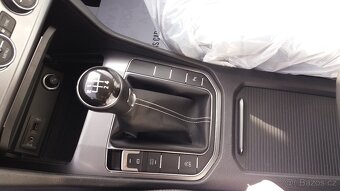 Volkswagen Golf Sportsvan - 12