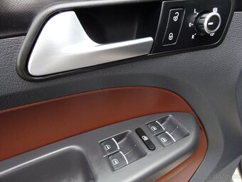 Volkswagen Touran 1,4 TSI,AUTOMAT, 7 MÍST - 12