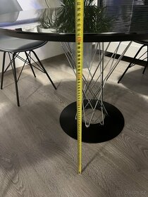 jídelní stul kulatý - 12