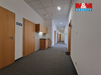 Pronájem kanceláří přímo u pěší zóny v Chebu, ul. Májová - 12