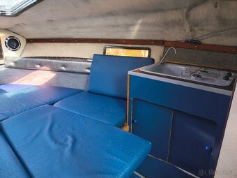 Kajutová motorová loď Wellcraft+přívěsný vozík - 12