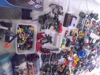 Velké množství Originální LEGO z různých Setů plus FIGURKY - 12